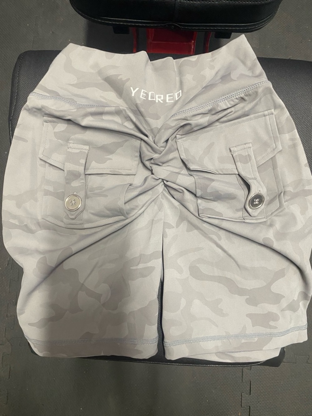 Yeoreo Gray Camo Scrunch Butt Shorts